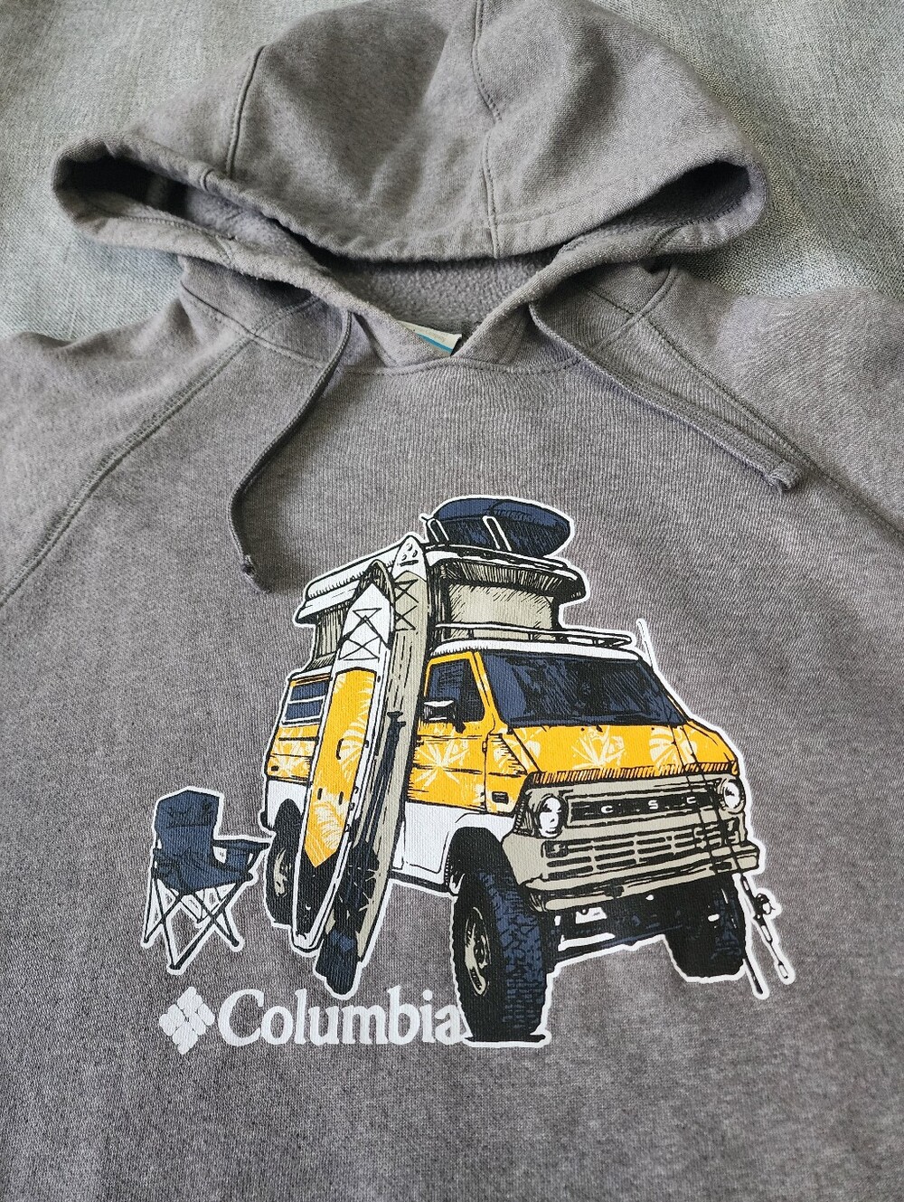 Columbia Gray Hoodie with Yellow Van & Outdoor Activity Graphic Size Large